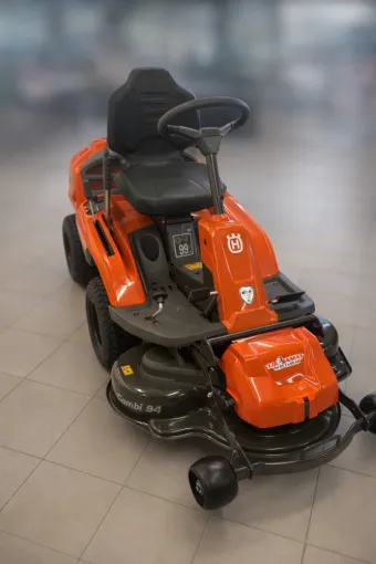 TONDEUSE AUTOPORTEE HUSQVARNA R214TC , Porto-Vecchio, LOCSAMAT